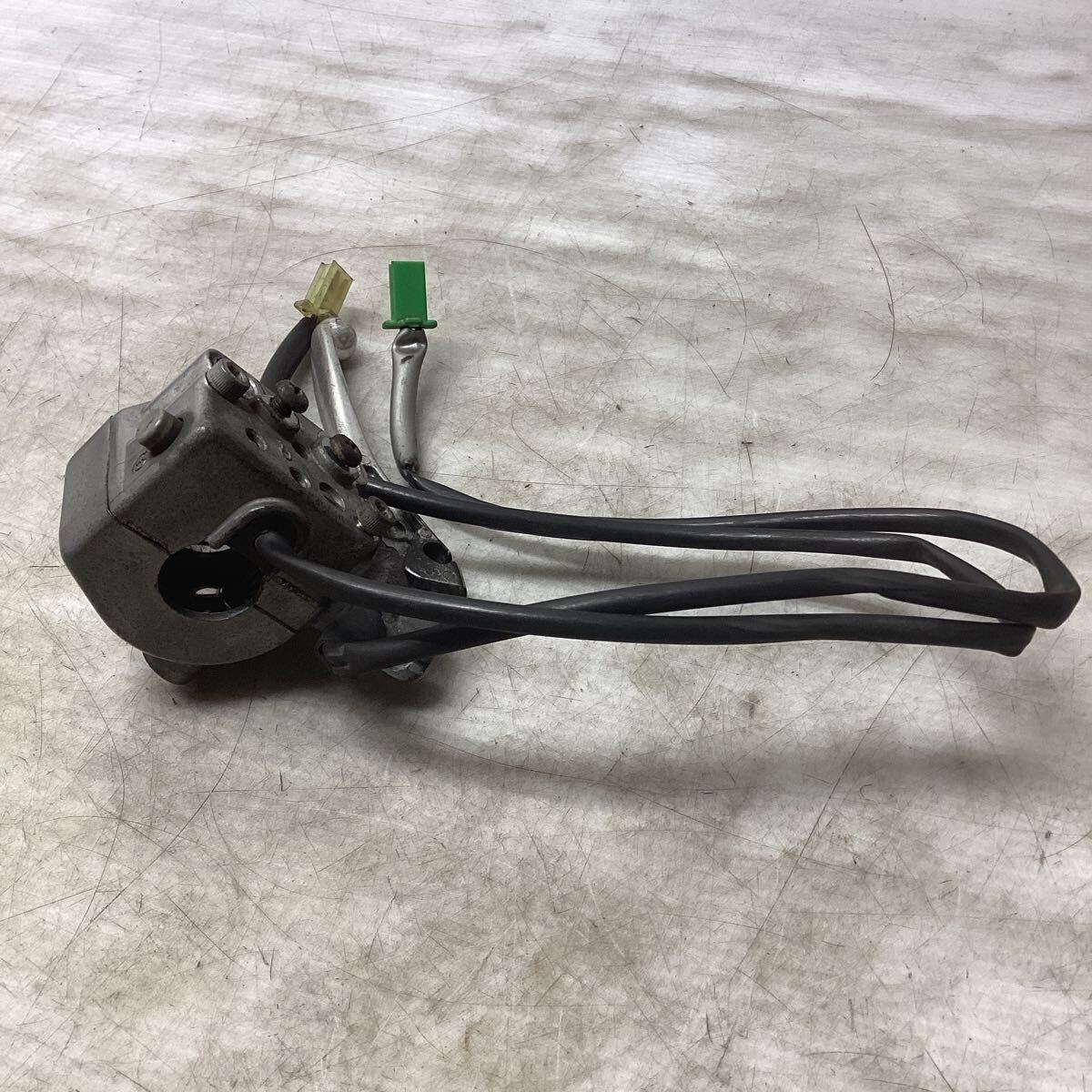 E36-4 ヤマハ ビーノ SA10J ハンドルスイッチ 右　動作確認済み 純正部品_画像7