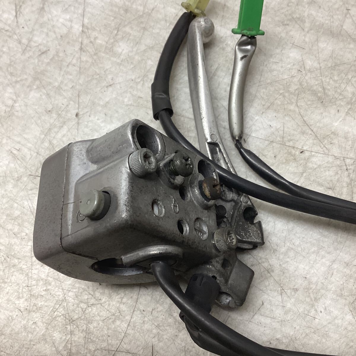 E36-4 ヤマハ ビーノ SA10J ハンドルスイッチ 右　動作確認済み 純正部品_画像8