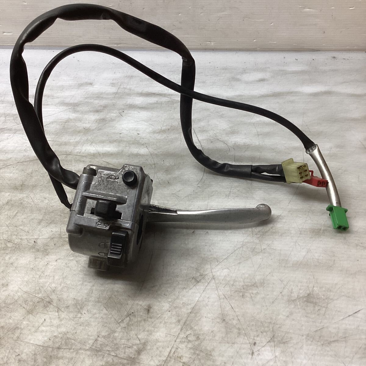 E36-23 ヤマハ ビーノ SA10J ハンドルスイッチ 右 動作確認済み 純正部品_画像1