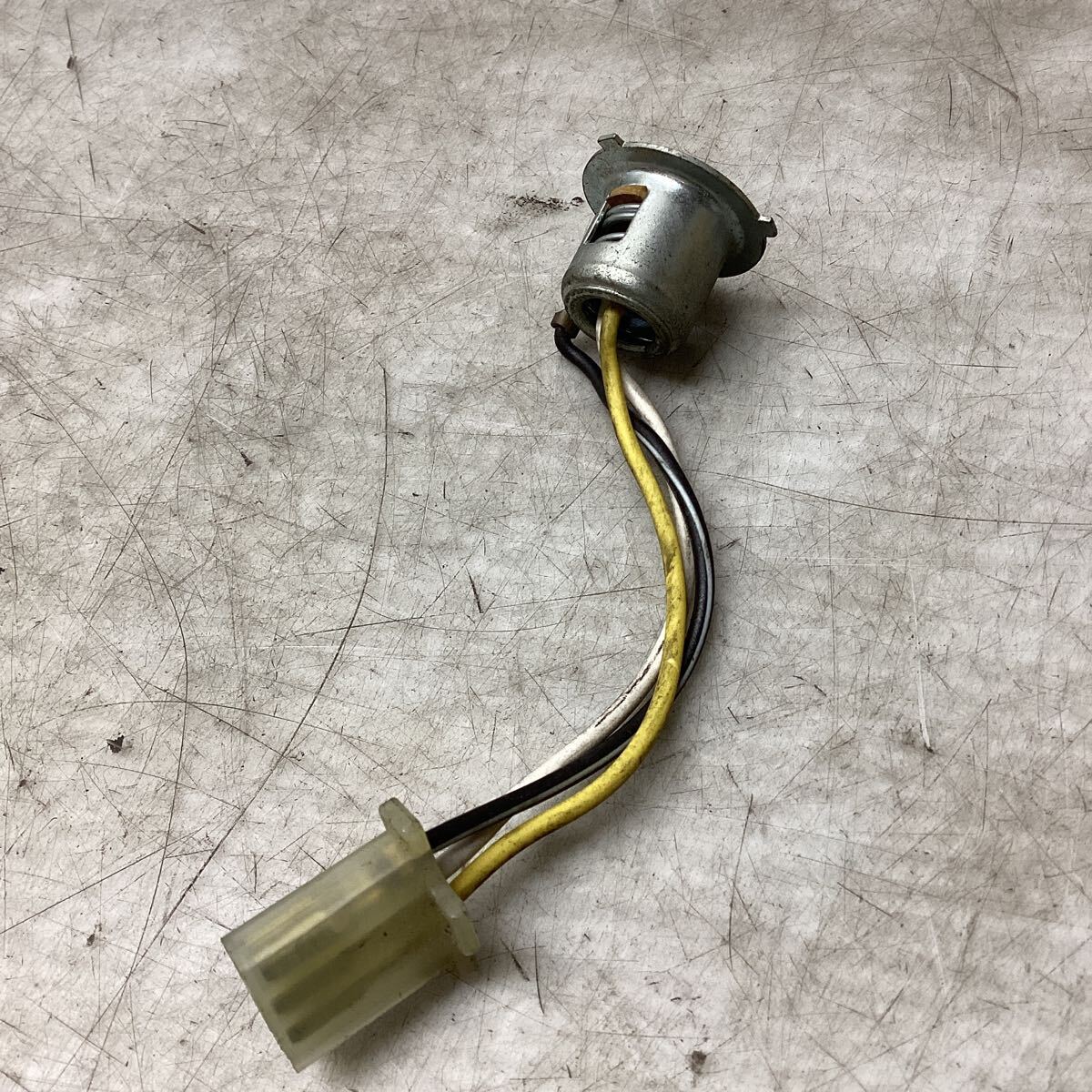 M36-47 スズキ ZZ CA1PB ヘッドライト　ソケット　動作確認済み 純正部品