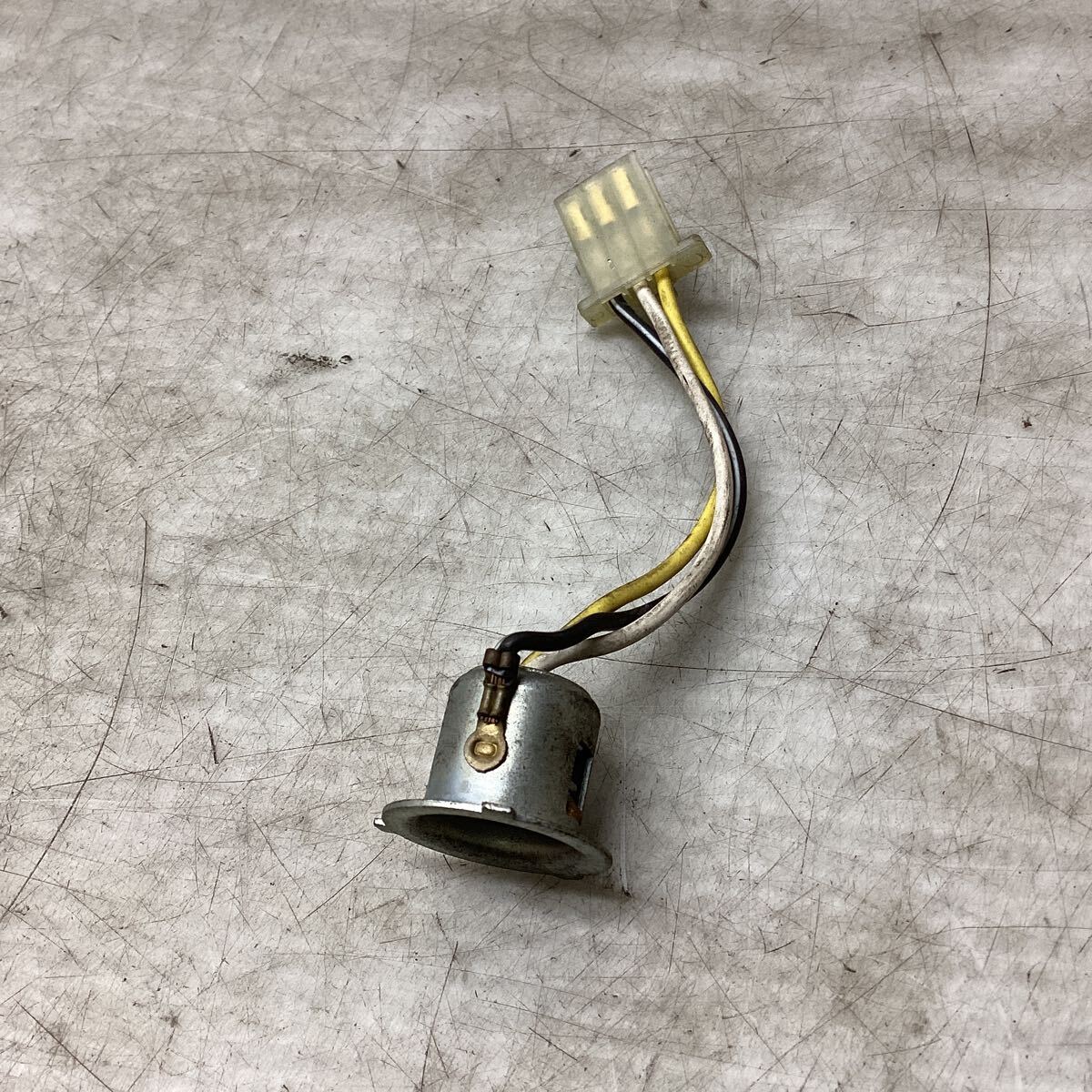 M36-47 スズキ ZZ CA1PB ヘッドライト　ソケット　動作確認済み 純正部品