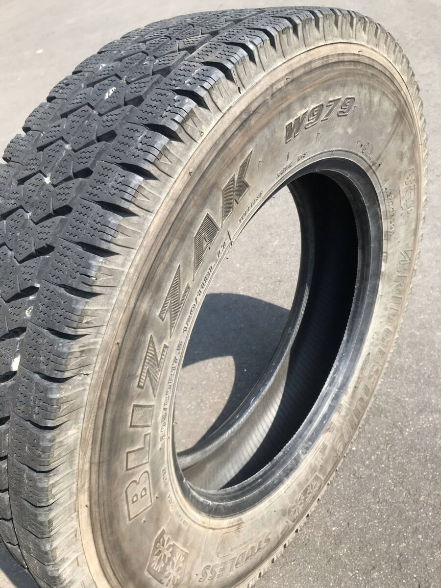 【M】 中古 205/80R17.5  W979  ブリヂストン スタッドレス  2023年製  6本セット  _画像7