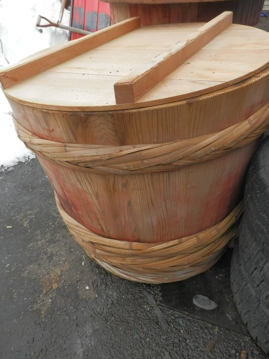 日本のアンティーク特大樽木桶風呂桶蓋付き木製 高さ67cm(1 日本のアンティーク特大樽木桶風呂桶蓋付き木製 高さ67cm(1