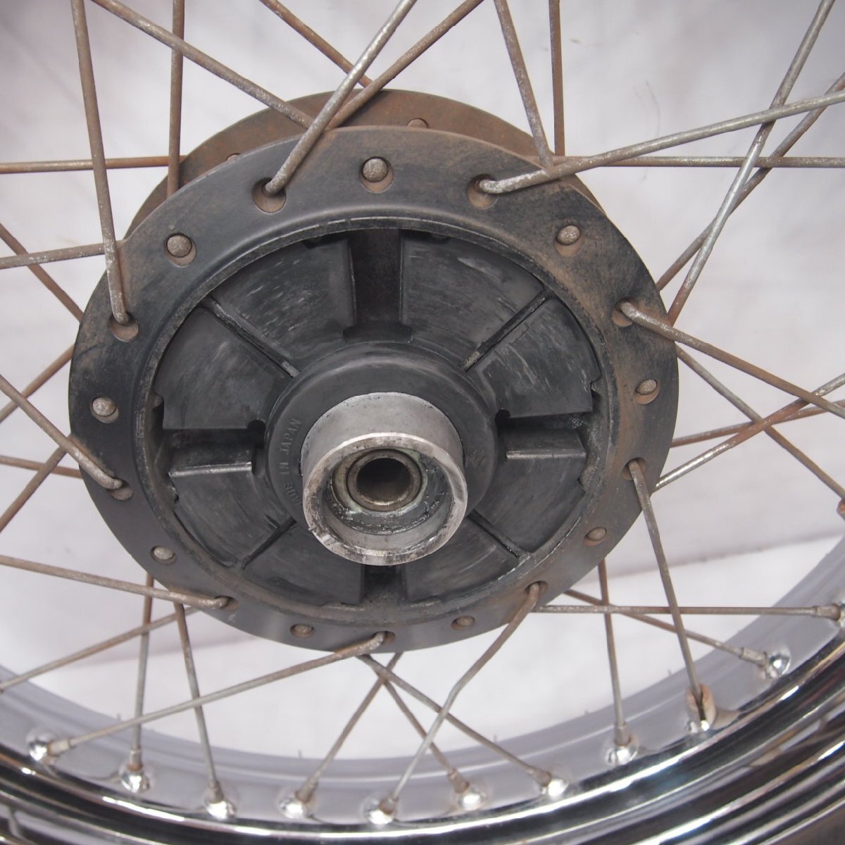 グラストラッカー250BB純正リアホイール ブレなし 22年タイヤ18X3.00J ビッグボーイ