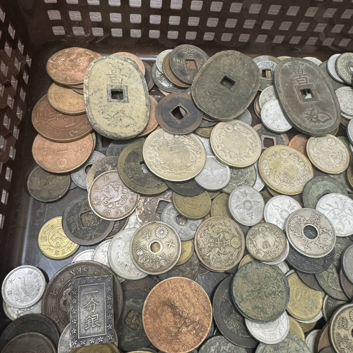 974 古銭まとめ 寛永通宝 天保通宝 一分銀 五十銭銀貨 十銭銀貨 974 古銭まとめ 寛永通宝 天保通宝 一分銀 五十銭銀貨 十銭銀貨