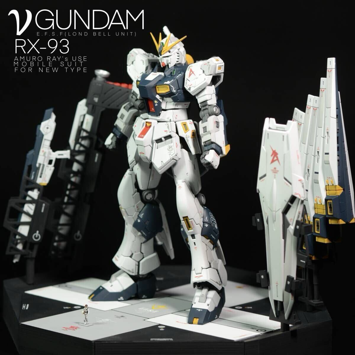 RG RX-93 νガンダム ジオラマ ガンプラ 完成品 ケース付き