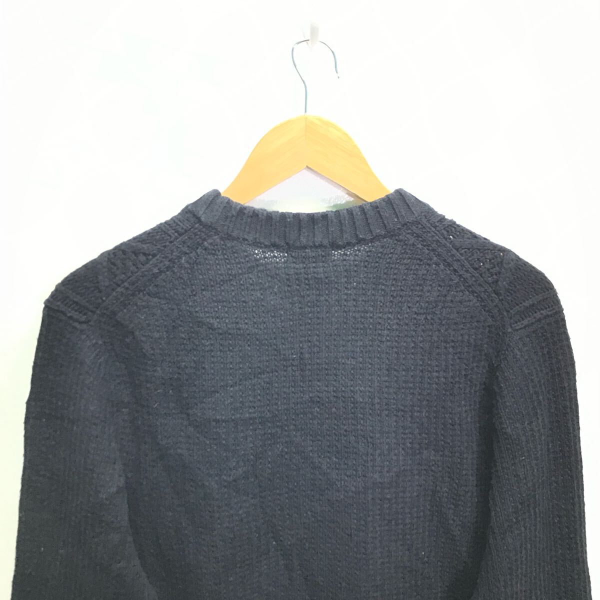 大人の雰囲気◎シンプルコーデに◎【UNIQLO】ユニクロ ミドルゲージケーブルクルーネックセーター トップス ニット ネイビー M /Y27924ii_画像4