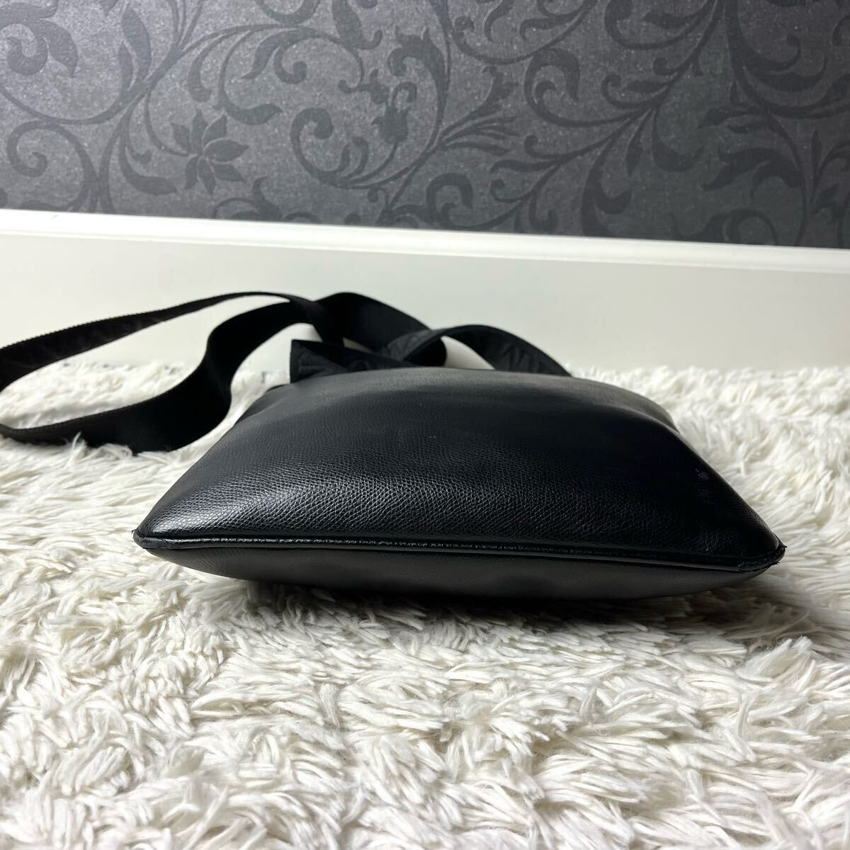 近年モデル◯EMPORIO ARMANI ショルダーバッグ メンズ イーグル 近年モデル◯EMPORIO ARMANI ショルダーバッグ メンズ イーグル