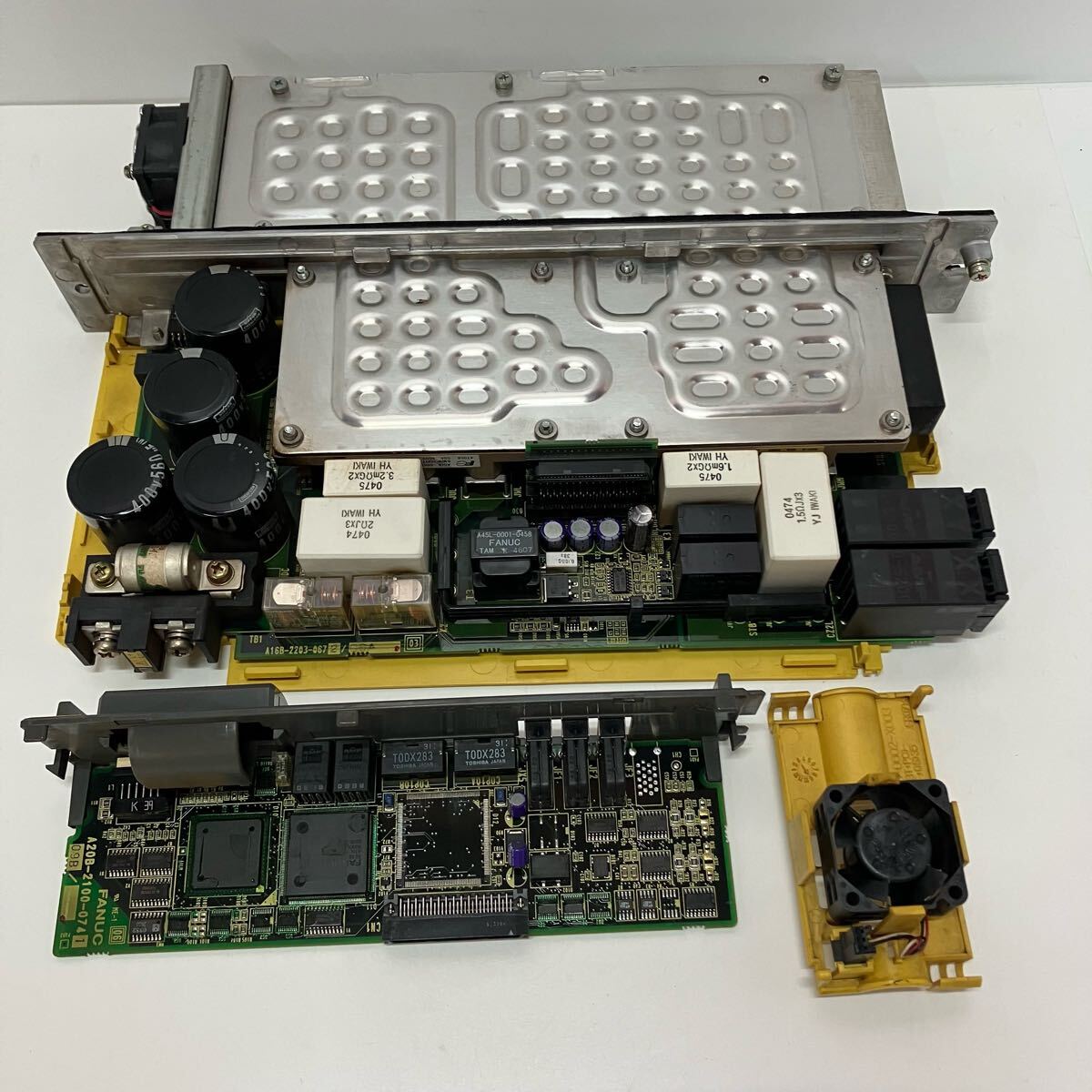 ジャンク品 中古 FANUC ファナック A06B-6114-H208 サーボアンプ ジャンク品 中古 FANUC ファナック A06B-6114-H208 サーボアンプ