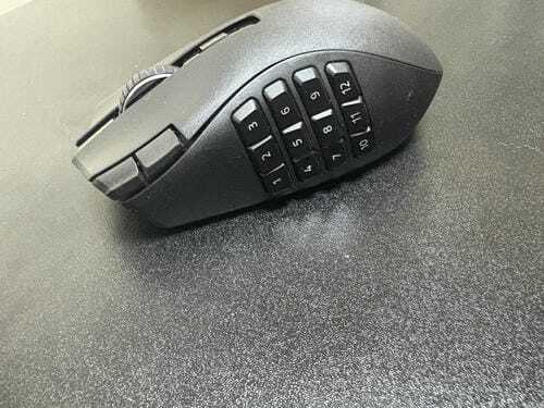 Razer(レイザー) Naga V2 HyperSpeed MMOに最適な多ボタンの Razer(レイザー) Naga V2 HyperSpeed MMOに最適な多ボタンの