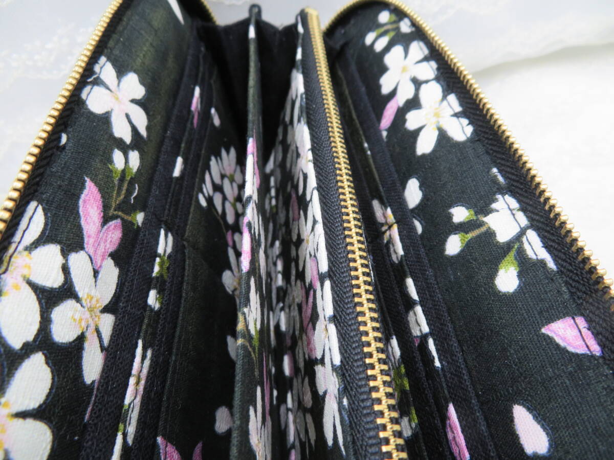 和柄　金襴　 梅絵巻（紺）　ラウンド長財布　ハンドメイド_画像4