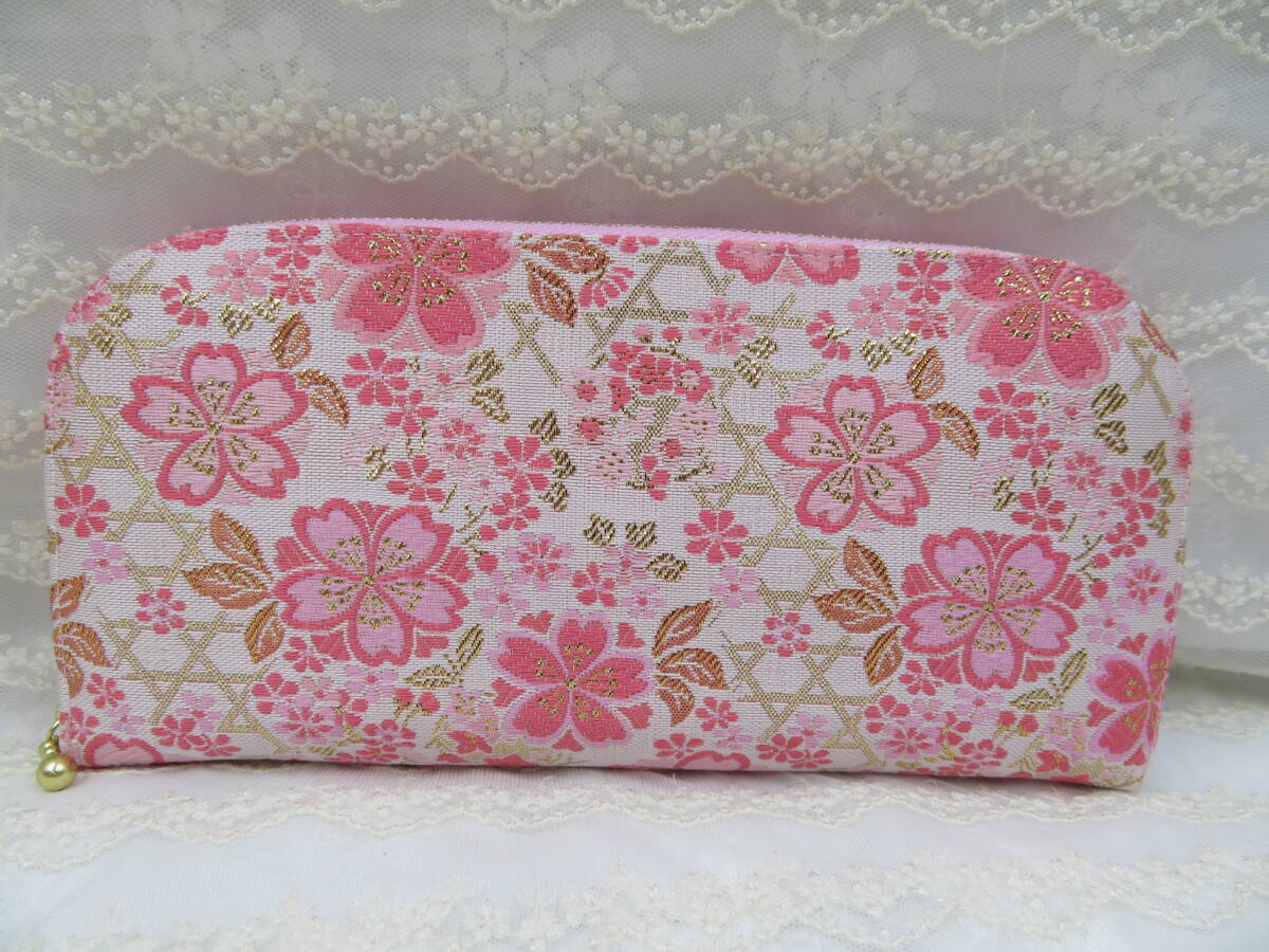 和柄　金襴　金のかごめに桜づくし(白/ピンク)　ラウンド長財布　ハンドメイド_画像1