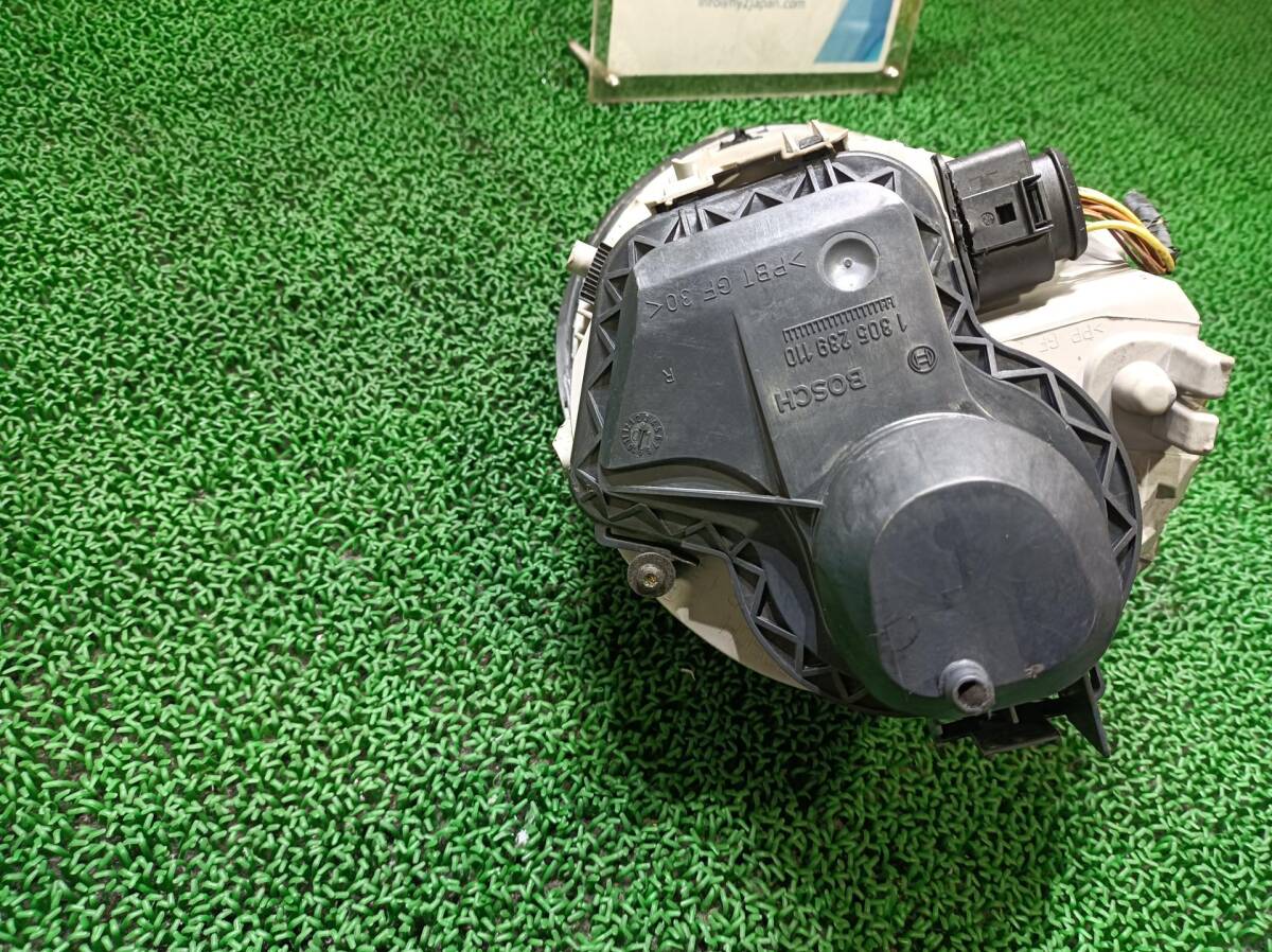 フォルクスワーゲン　ヘッドライト　ヘッドランプ　右　ニュービートル　GH-9CAZJ　9CAZJ　2002?。yj　NSP253549