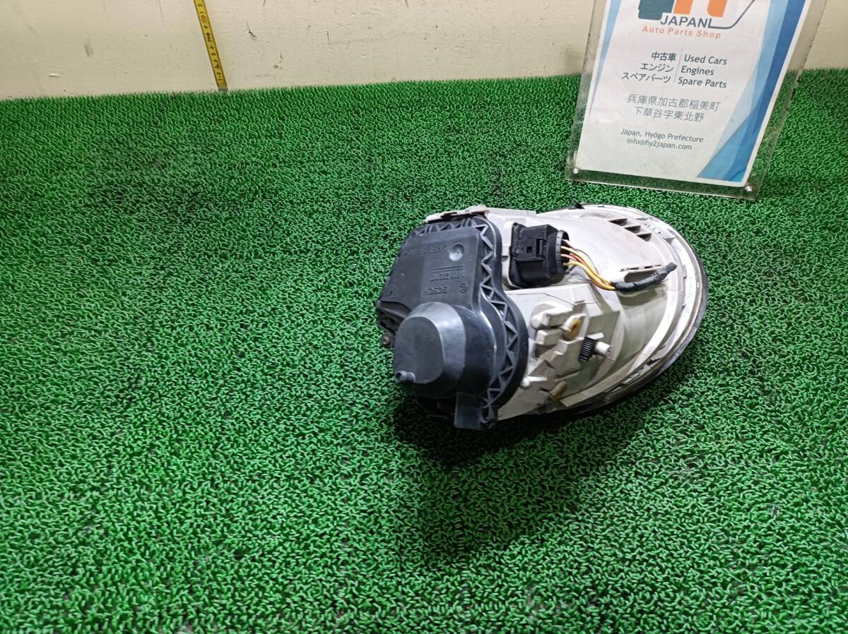 フォルクスワーゲン　ヘッドライト　ヘッドランプ　右　ニュービートル　GH-9CAZJ　9CAZJ　2002?。yj　NSP253549