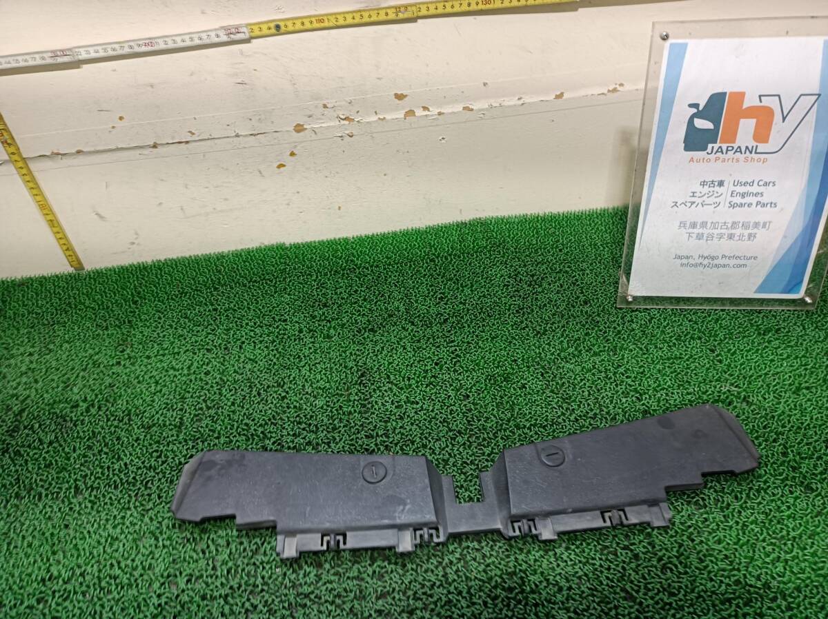 ボルボ　ラジエターアッパーサポート　940 エステート　E-9B230W　9B230W　ボルボ / 960、S90、V90　1997?。yj　NSP256110