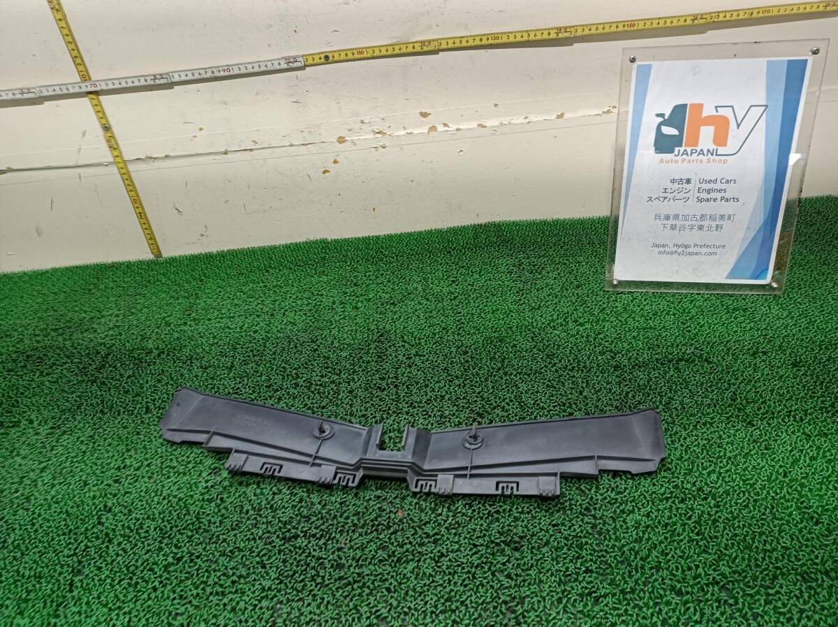 ボルボ　ラジエターアッパーサポート　940 エステート　E-9B230W　9B230W　ボルボ / 960、S90、V90　1997　＃hyj　NSP256110
