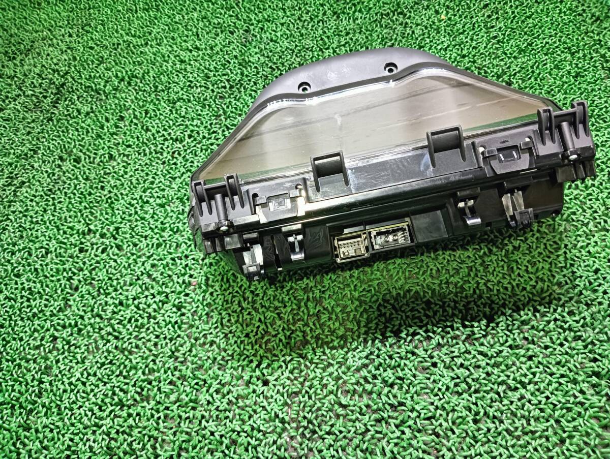 BMW　スピードメーター　116i　DBA-1A16　1A16　F21　2シリーズ / F22、F23　2012?。yj　NSP252452