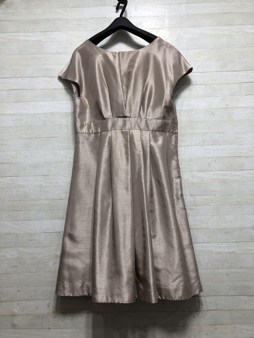 新品☆17號LLシャンパンベージュ系パーティワンピース?シャンタン素材〇D594