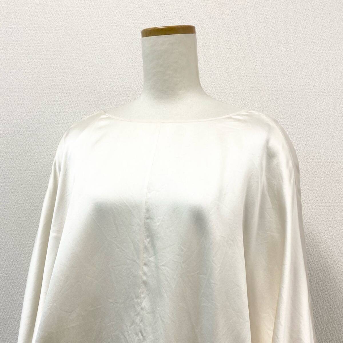 74c14 CHANEL シャネル 長袖シャツ シルクシャツ ドルマンスリーブ 薄手シャツ オープンバック 無地 フランス制 P64545V02919 38