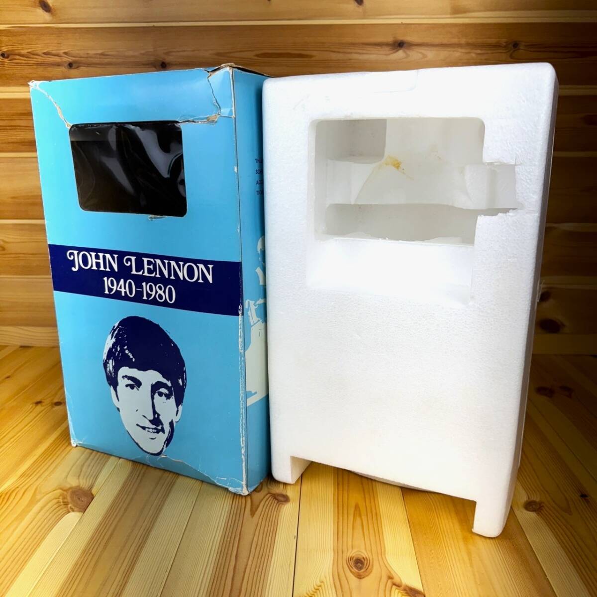 1981年製 ジョンレノン オルゴール付き ウイスキーボトル 1981年製 ジョンレノン オルゴール付き ウイスキーボトル