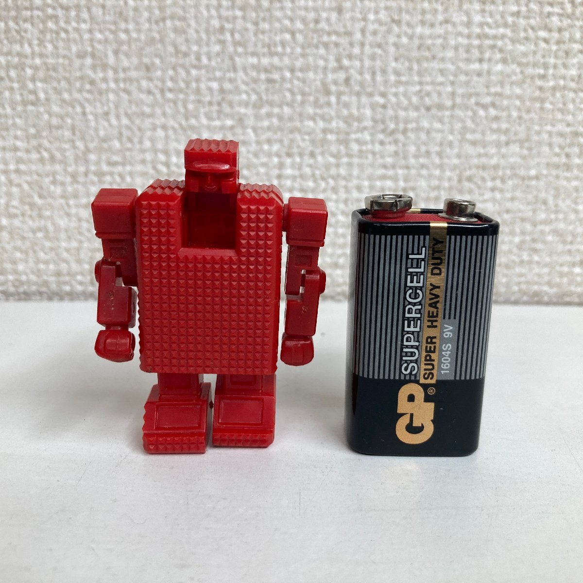 ライター形態からロボット形態へ変形可能！1980年代に大ヒット