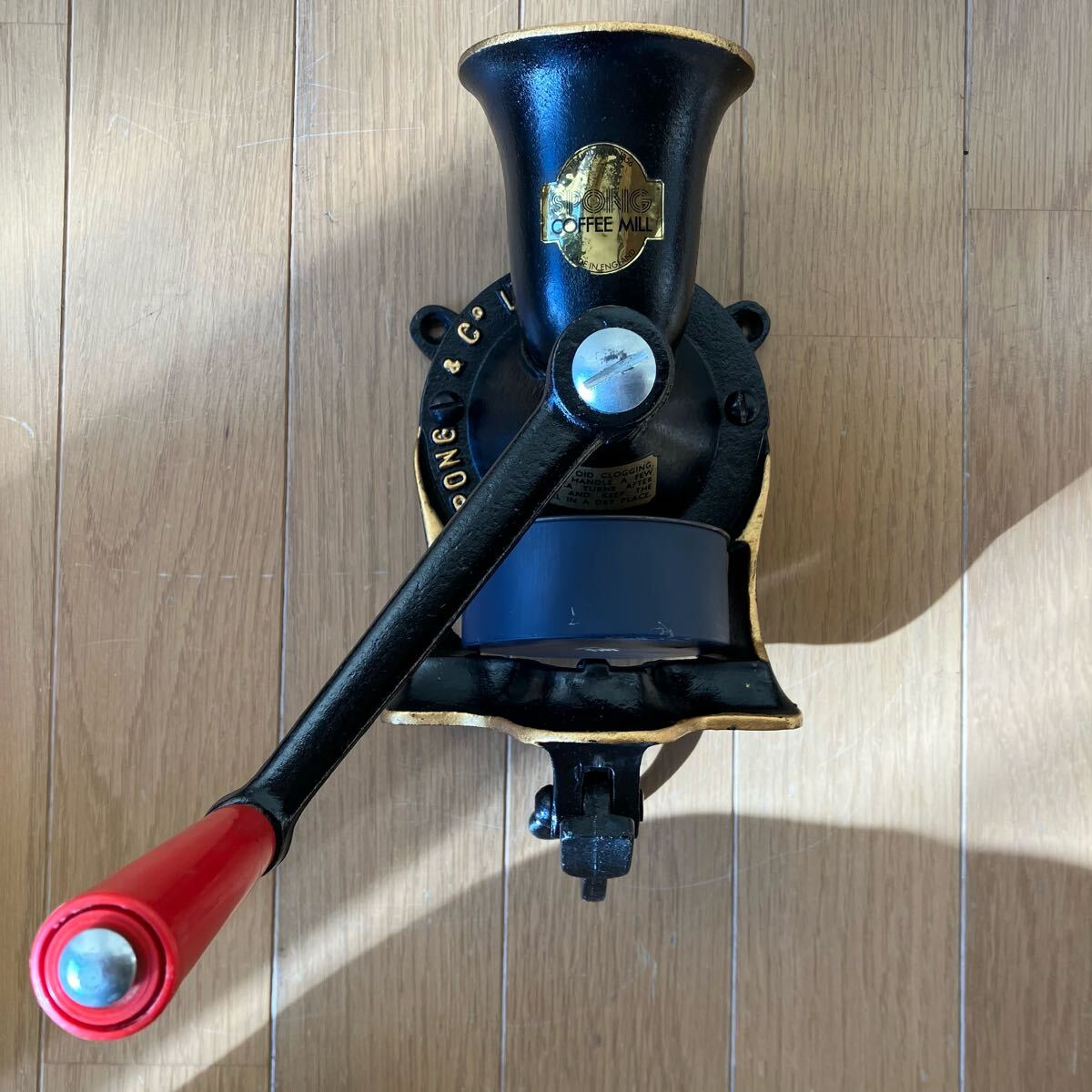 程度美品　SPONG NO.1 スポング　コーヒーミル　検索　コーノ　プジョー 昭和34年創業「ナバタ式銘品百貨店」』第四回 1世紀以上前に英国