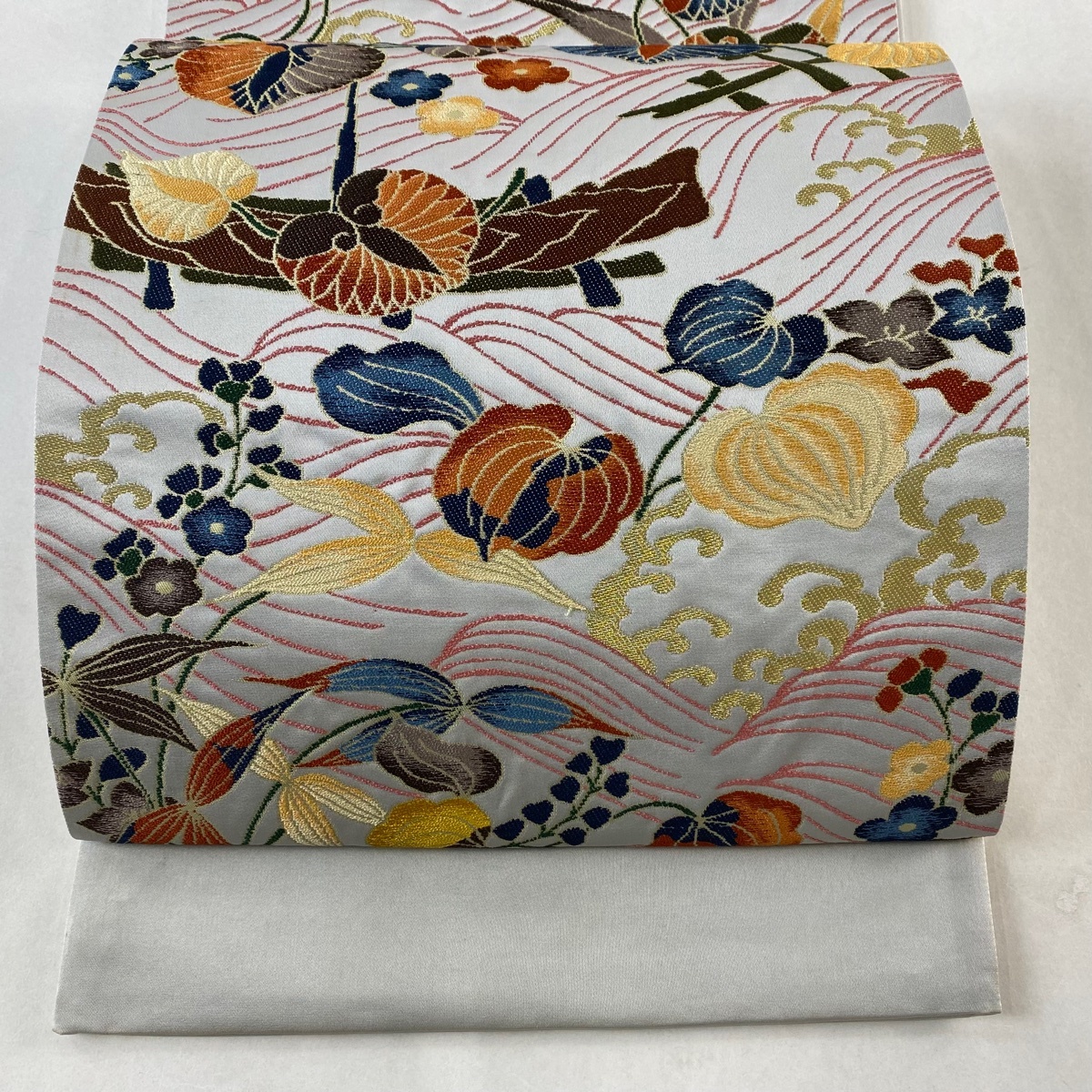 袋帯 逸品 白綾苑大庭 落款 証紙 草花 波 金糸 箔 灰色 六通 袋帯 逸品 白綾苑大庭 落款 証紙 草花 波 金糸 箔 灰色 六通