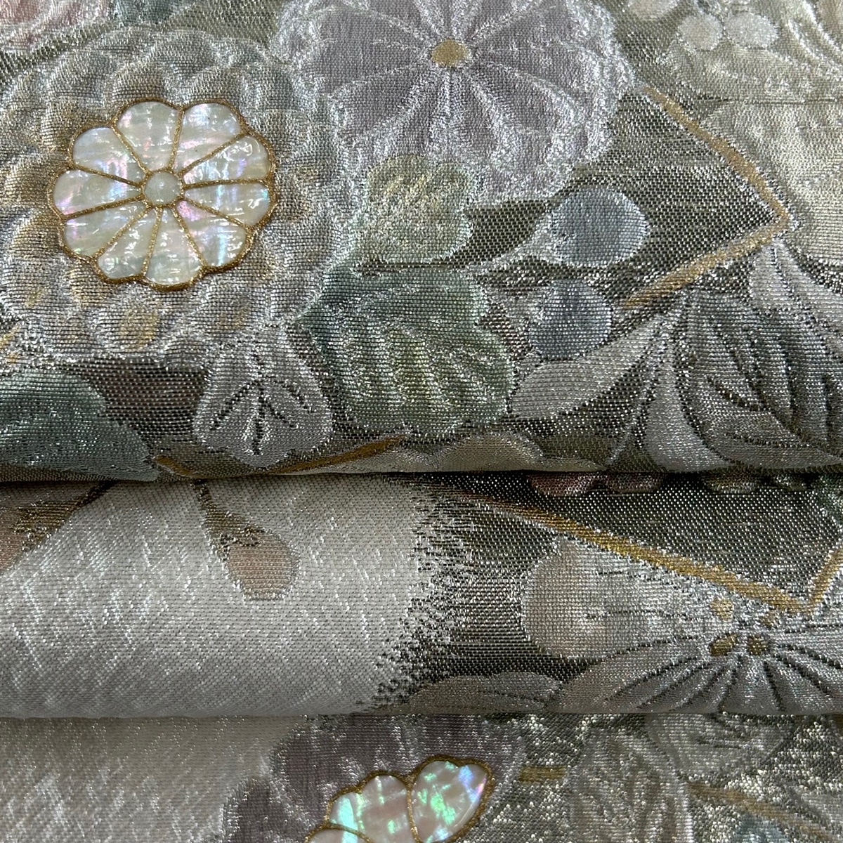 袋帯 秀品 扇面 草花 金銀糸 螺鈿 灰白 お太鼓柄 正絹 【中古 袋帯 秀品 扇面 草花 金銀糸 螺鈿 灰白 お太鼓柄 正絹 【中古