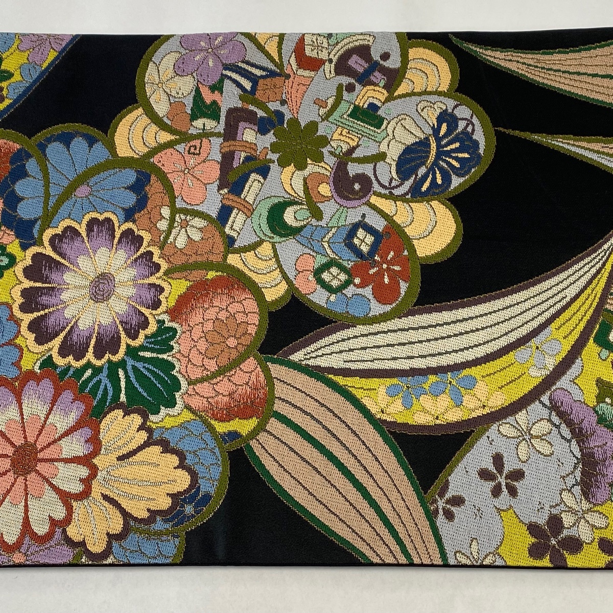 袋帯 美品 逸品 白綾苑大庭 落款 菊 笹 箔 墨色 六通 正絹 袋帯 美品 逸品 白綾苑大庭 落款 菊 笹 箔 墨色 六通 正絹