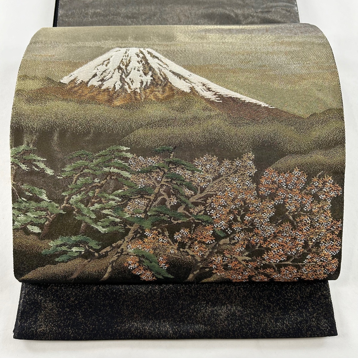 袋帯 美品 名品 じゅらく 落款 横山大観 監修 不二霊峰 金銀糸 袋帯 美品 名品 じゅらく 落款 横山大観 監修 不二霊峰 金銀糸