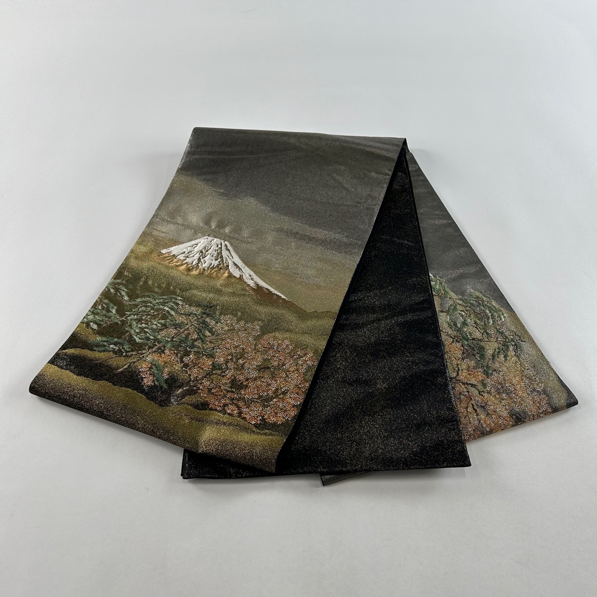 袋帯 美品 名品 じゅらく 落款 横山大観 監修 不二霊峰 金銀糸 袋帯 美品 名品 じゅらく 落款 横山大観 監修 不二霊峰 金銀糸