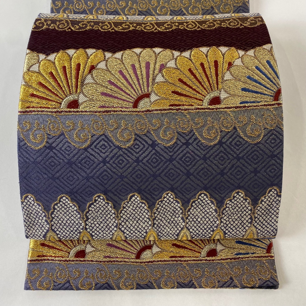 袋帯 美品 逸品 じゅらく 落款 菊 入子菱 金銀糸 灰紫 六通 正絹 袋帯 美品 逸品 じゅらく 落款 菊 入子菱 金銀糸 灰紫 六通 正絹