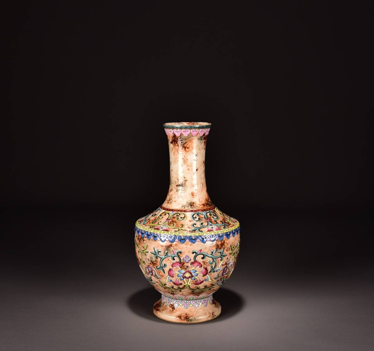 中国　清時代 乾龍年製在銘 古美術　粉彩　五彩 陶器　花瓶 Yahoo!オークション -「乾隆年製 花瓶」の落札相場・落札価格