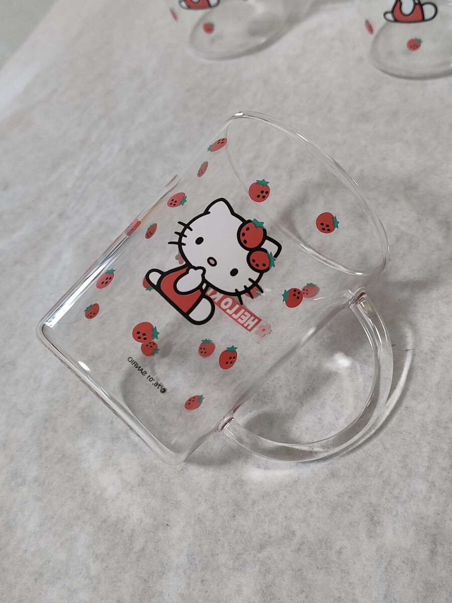HELLO KITTY サンリオ ハローキティ キティちゃん いちご 苺 HELLO KITTY サンリオ ハローキティ キティちゃん いちご 苺