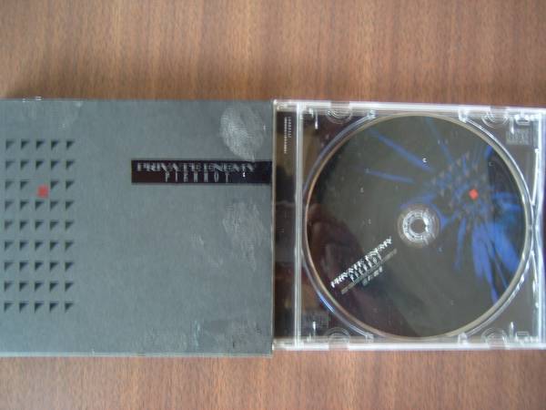 Pierrot комплект / альбом [PRIVATE ENEMY]( чёрный BOX)+3rd(8cm) одиночный [ Hal ka...| kana tahe...]