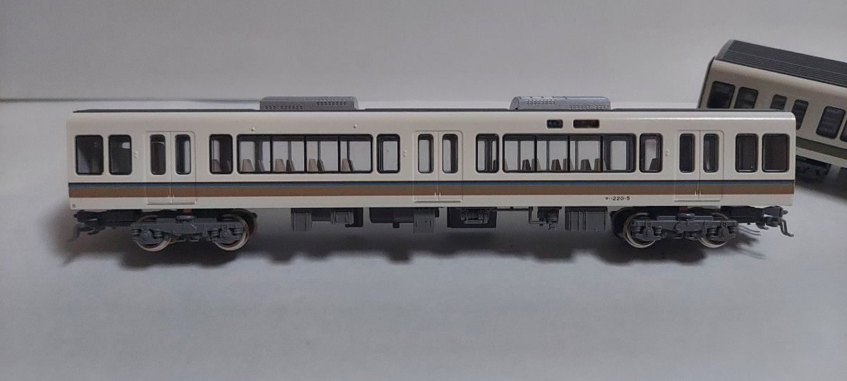 カトー 221系 増結用2両（サハ220-5 モハ220-5 計