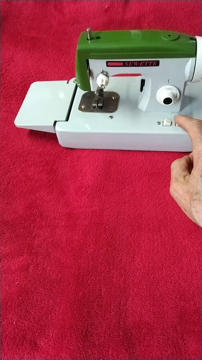 ミシン、電池で動きます