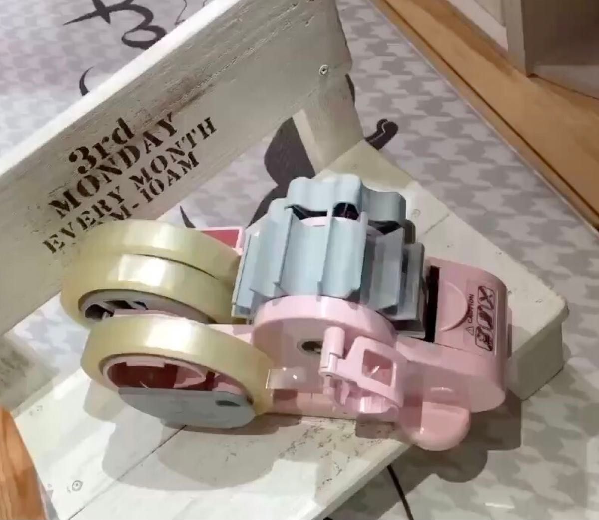 新品 テープカッター 3巻セット可能 優れもの 作業効率UP