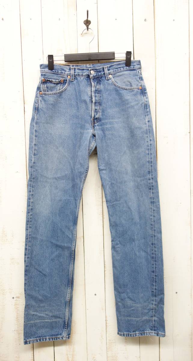  old clothes . Europe buying up *Euro Levi\'s euro Levi's *501 Denim pants *00501-0114 *W33L36*LEVI STRAUSS & CO EUROPE