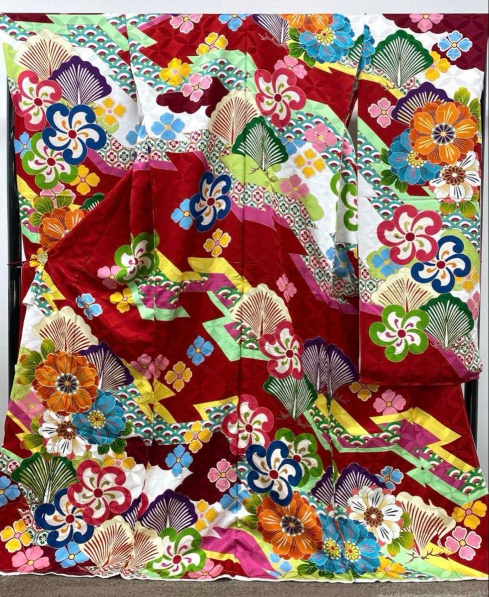 振袖 仮絵羽 紋意匠 牡丹 ぼかし染 正絹 未仕立て品 八掛付き 振袖IKKO 仮絵羽 金彩 紋意匠 牡丹 洋花 正絹 未仕立て品 八掛付き