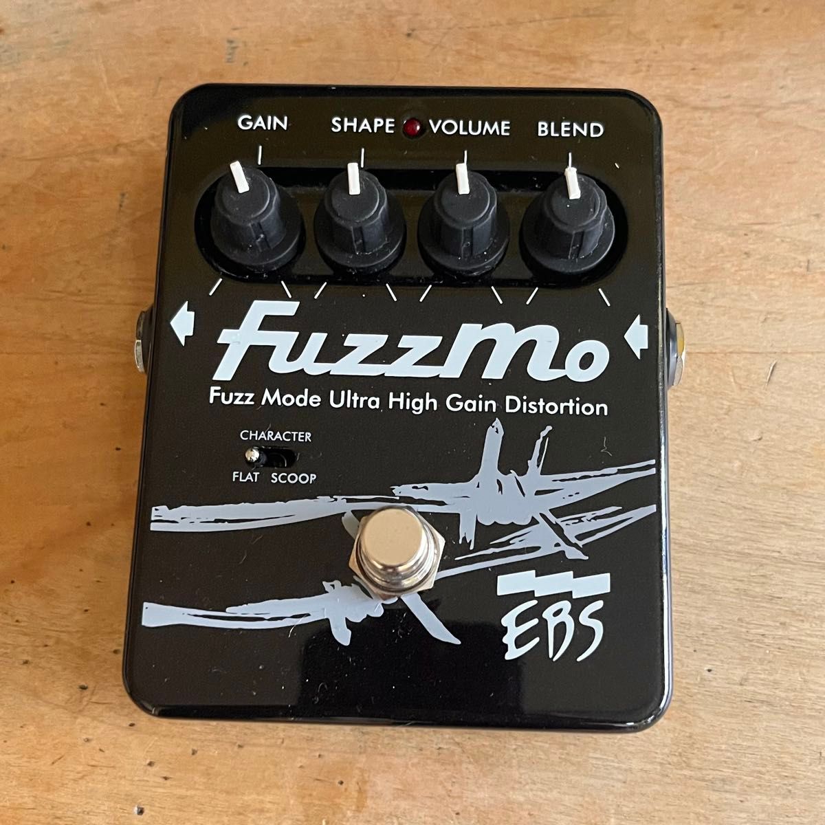 EBS Fuzzmo High Gain Distortion Fuzz ディストーションファズ