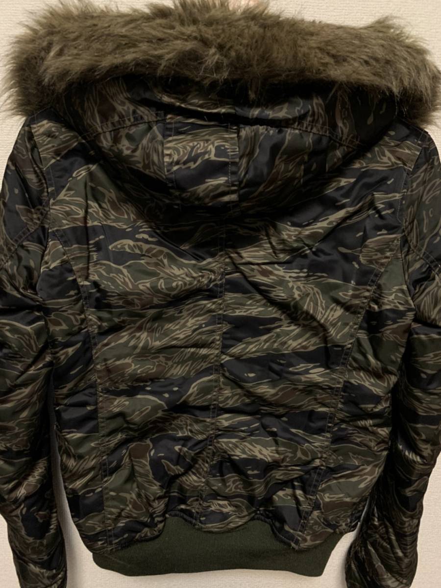 * price cut negotiations equipped * Hysteric Glamour N-2B camouflage camouflage Prima loft jacket *L794* beautiful goods * girl badge hysteric glamour protection against cold 