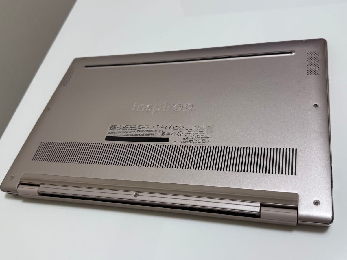 Dell Inspiron 7490 14インチ ノート パソコン i7-10510U 8GB Dell Inspiron 7490 14インチ ノート パソコン i7-10510U 8GB