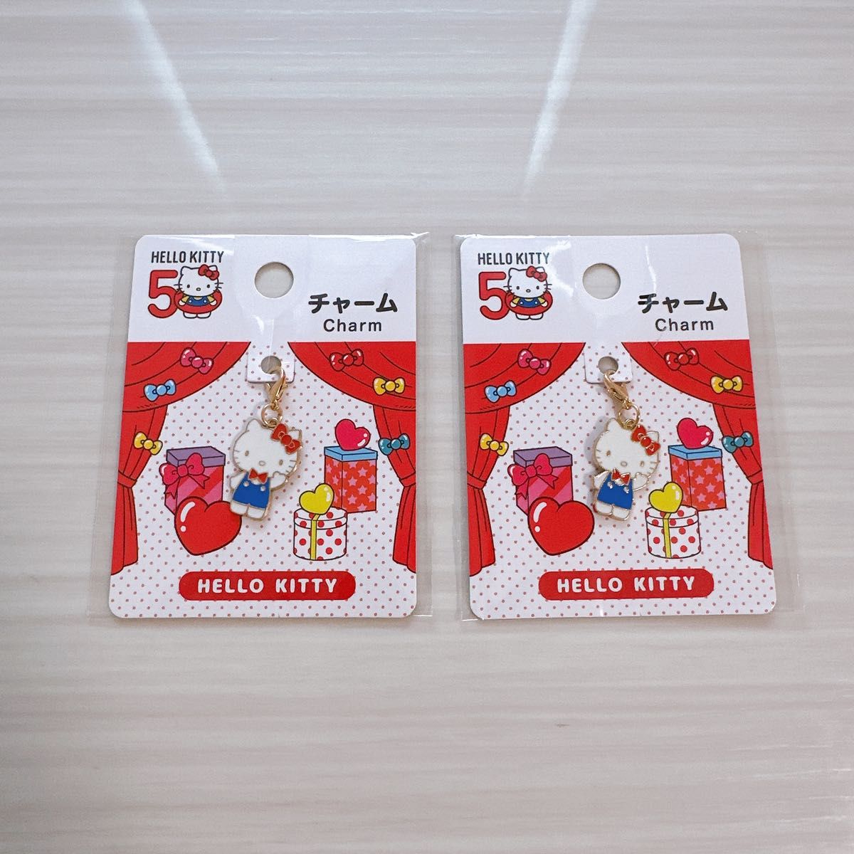 ハローキティ50周年デザイン キティちゃんチャーム DAISO ハローキティ50周年デザイン キティちゃんチャーム DAISO