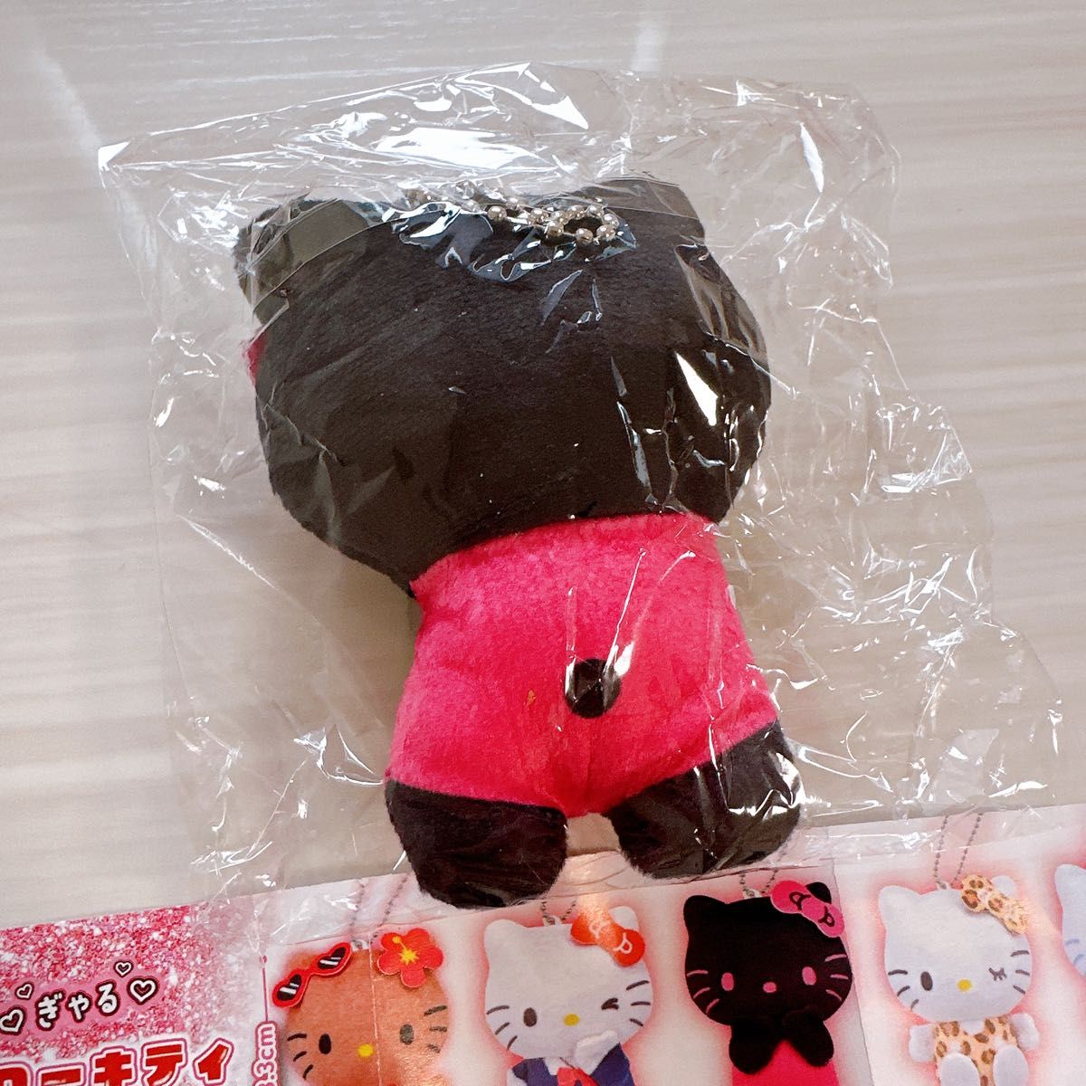 ハローキティ ぬいぐるみボールチェーン2 ピンク&ブラック 黒 ハローキティ ぬいぐるみボールチェーン2 ピンク&ブラック 黒