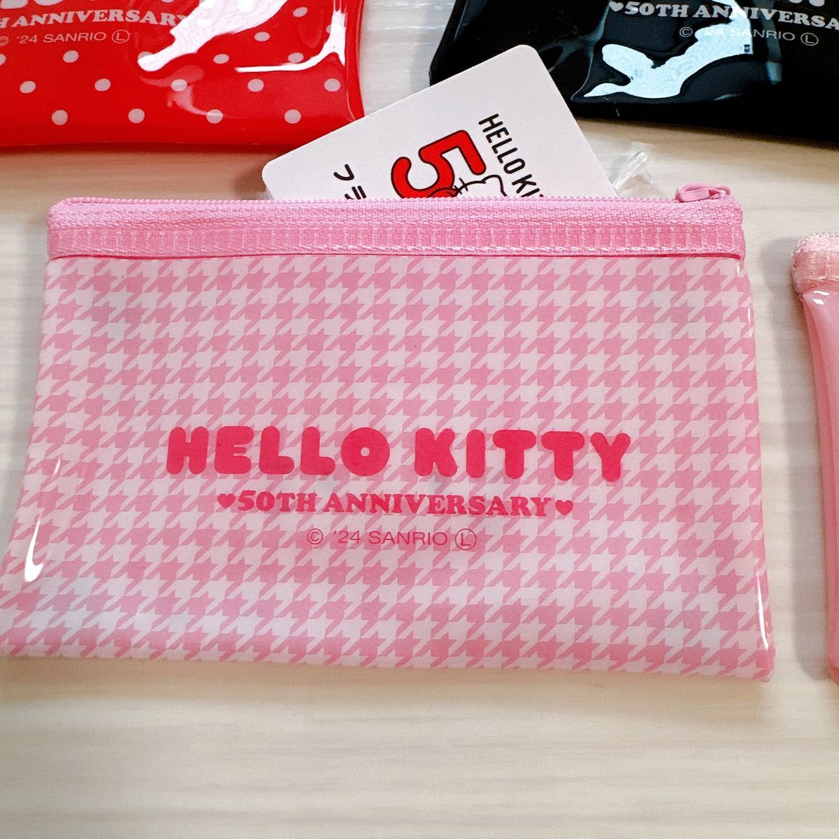 ハローキティ50周年デザイン ポーチ カオハナ レトロデザイン ハローキティ50周年デザイン ポーチ カオハナ レトロデザイン