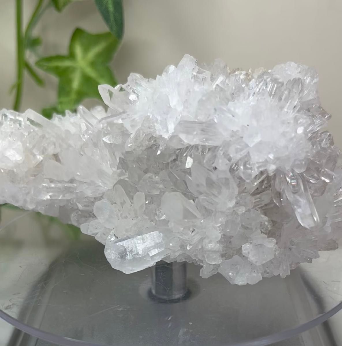 高品質四川省産 水晶クラスター フラワーいっぱい菊花水晶 キラキラ虹入り 150g