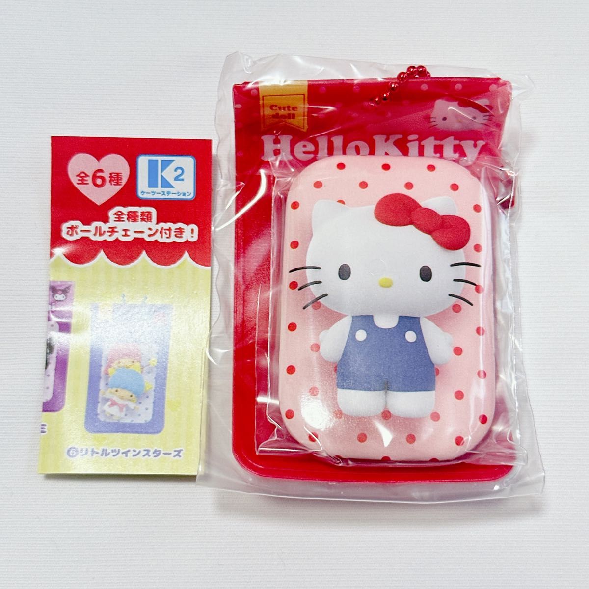スクエア缶バッジ&ケース ハローキティ ガチャガチャ ガチャ スクエア缶バッジ&ケース ハローキティ ガチャガチャ ガチャ