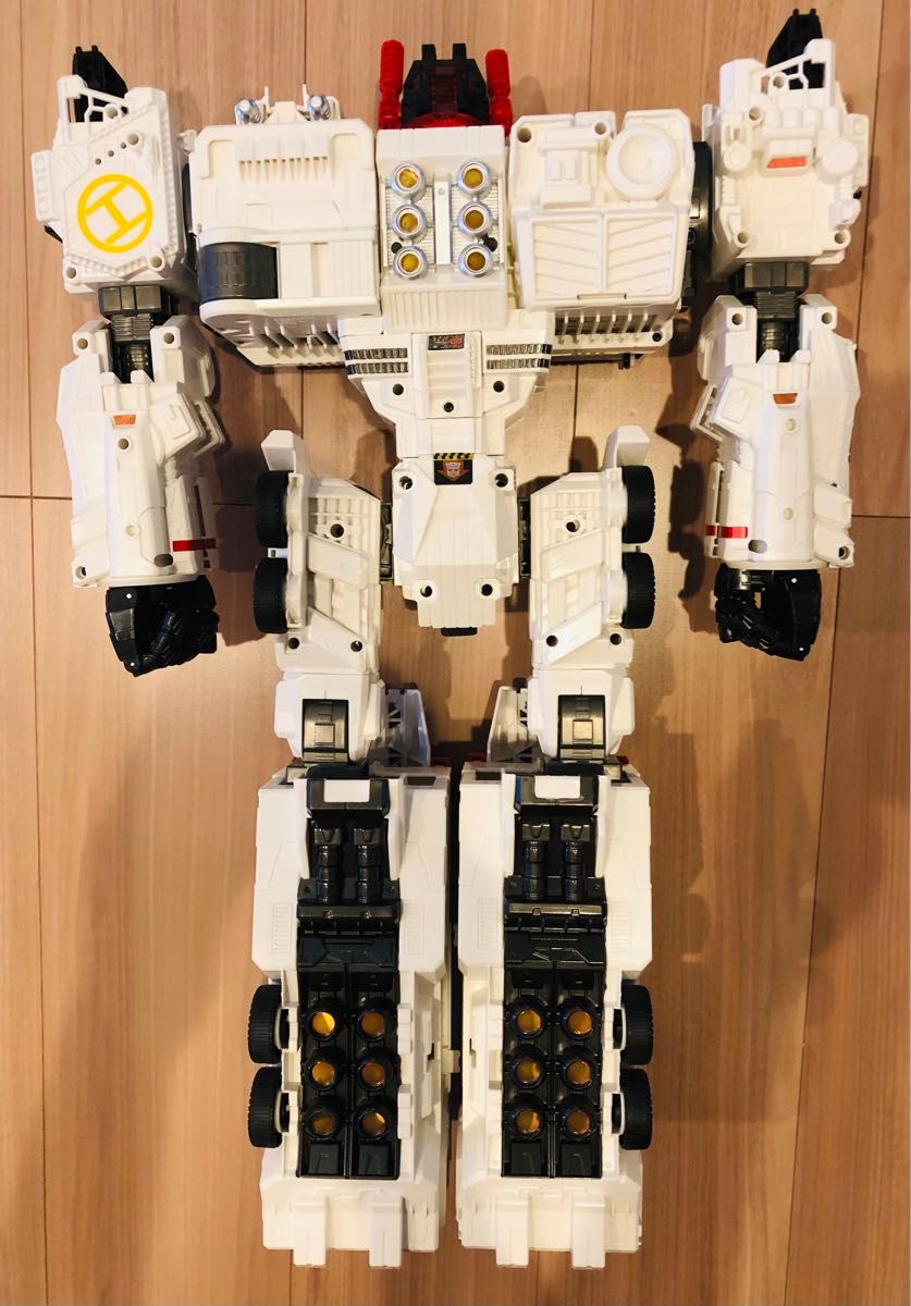 トランスフォーマー ジェネレーションズ TG-23 メトロプレックス トランスフォーマー ジェネレーションズ TG-23 メトロプレックス