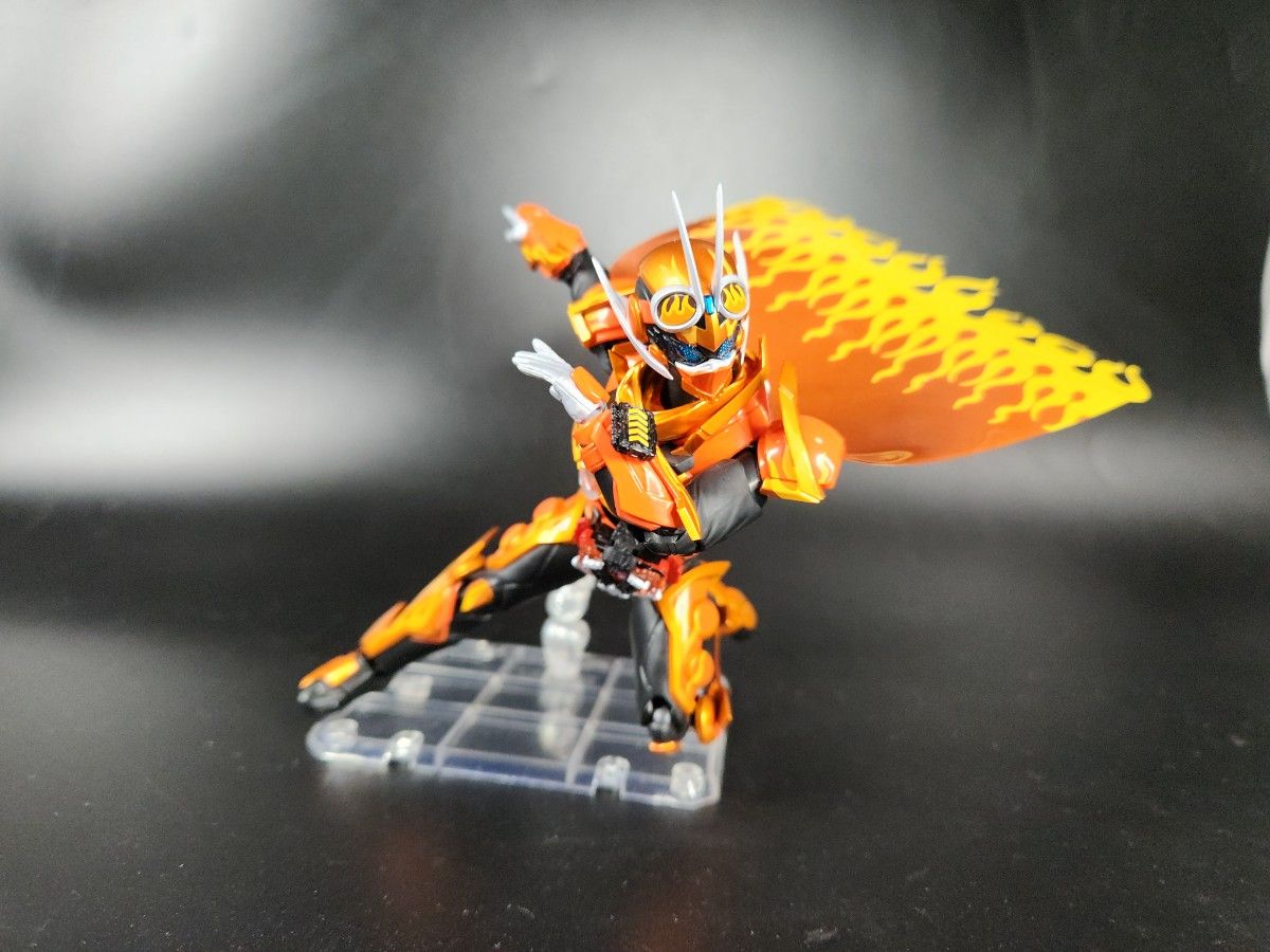 【驚きの値段で】 フィギュアーツ ファイアーガッチャードデイ 仮面ライダー 特撮